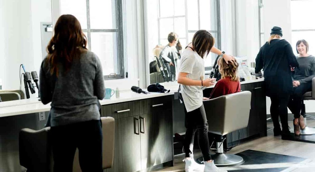 how-to-start-beauty-salon-business-min